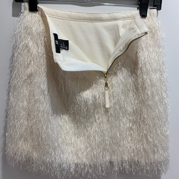 White fringe mini skirt- size 4 H&M - Picture 2 of 4